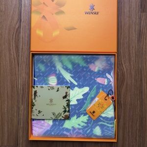 Wensli Chinese Silk Scarf NEW 21”x21”